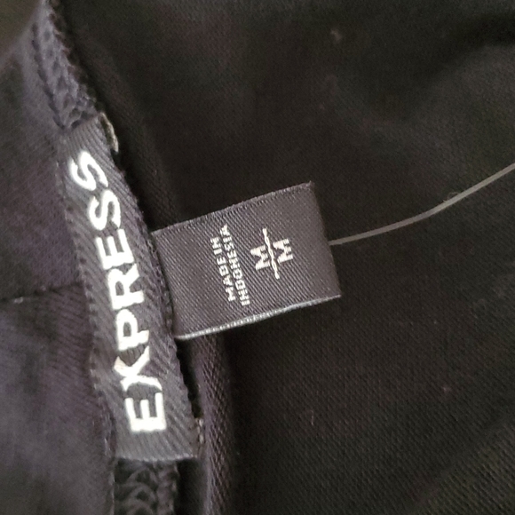 NWT Express black halter with keyhole neckline - Picture 6 of 7